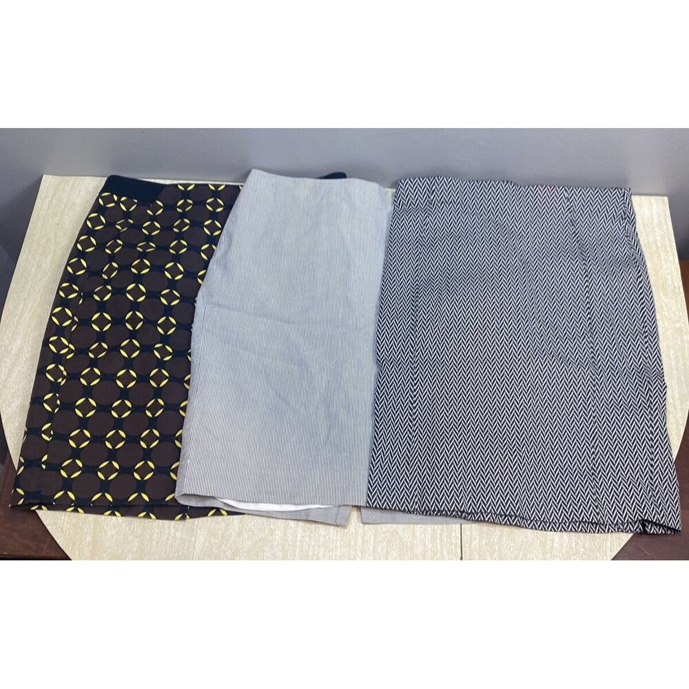 Lot Of 3 Women's Skirts 1-The Limited 1-Outback Red 1-Cato All Size 8